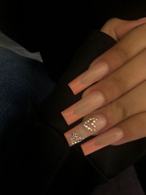 Heart Diamond Nails, Diamond Heart Nails, Gem Heart Nails, French Tip Nails Rhinestones, Rhinestone Heart Nails Designs, Heart Rhinestone Nails, Pink French Tip Nails Diamonds, Light Pink French Tip Nails With Gems, French Tip Rhinestone Nails