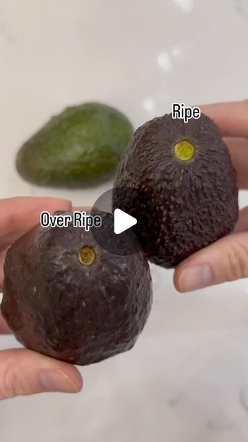 Mediterranean Diet Meal Challenge on Instagram: "AVOCADO HACKS Cre by @emilyxlevi  How many times did we say “Avocado” in this video 🤔  We love avocados, and we love hacks!  🥑 Ripen and avocado in 10 minutes- wrap your avocado and place it in the oven at 200 degrees F for 10 minutes (up to 30 minutes). This increases the ethylene production and rapidly ripens it. Let it cool down in the fridge.  🥑You can determine how ripe or overripe and avocado is by removing the stem and checking the color underneath. Brown is an indication that the avocado is overripe.  🥑An easy way to open an avocado is to cut it vertically then horizontally. This way you can easily remove the pit and peel off the skin.  🥑You can keep avocado ripe for over 6 months- by keeping them in the freezer. When you’re rea Ways To Use Avocado, Avocado Ripe, Avocado Hacks, How To Store Avocado, Meal Challenge, How To Ripen Avocados, Ripe Avocado, Diet Meal, Mediterranean Diet Recipes