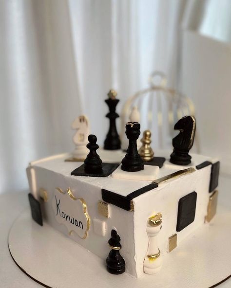 Chess Cake Ideas, Chess Themed Party, Chess Cake Design, Chess Theme Cake, Chess Birthday Cake, Chess Birthday, Cricket Cake, Science Cake, Chess Cake