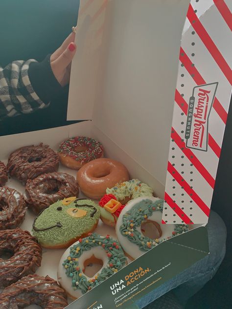 Donuts Christmas Donuts Aesthetic, Donut Background, Dessert Decor, Christmas Donuts, Krispy Kreme, Donut Shop, Dessert Decoration, Christmas 2024, Christmas Aesthetic