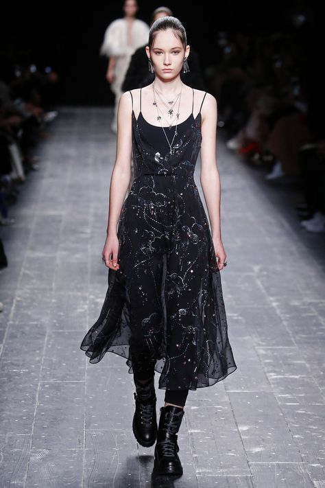 Harry Clarke, Runway Outfits, Quoi Porter, Estilo Punk, 인물 사진, Dream Dress, Couture Fashion, Look Fashion, Pretty Dresses