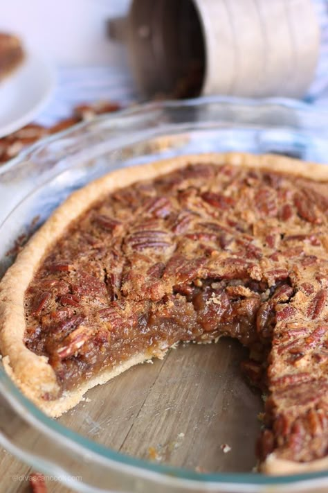 Pecan Chess Pie Recipe, Paula Deen Pecan Pie, Pecan Chess Pie, Pecan Pie Recipe Southern, Best Pecan Pie Recipe, Fresh Blueberry Pie, Dessert Pies, Homemade Pecan Pie, Pie Crust Recipe Easy