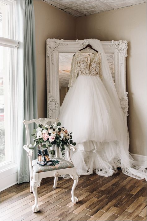 The White Room St Augustine, Swan Lake Wedding, The White Room, Brides Room, Bridal Room, Selfie Wall, Brides Cake, Dream Wedding Decorations, Destin Florida Wedding