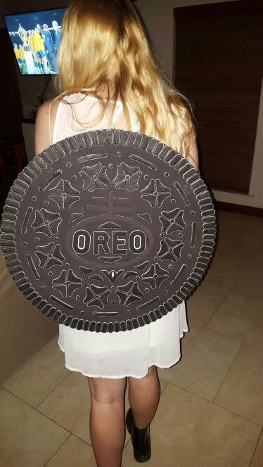 this is how you do the oreo cookie costume... #halloween Oreo Couple Costume Diy, Oreo Cookie Costume Diy, Chocolate Costume Diy, Smart Cookie Halloween Costume, Homemade Cookie Costume, Oreo Costume, Cookie Costume Diy, Cookie Costume, Musical Costumes