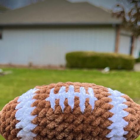 Free Football Crochet Patterns, Football Crochet Pattern Free, Crochet Football Pattern Free, Crochet Football Pattern, Crochet Soccer, Crochet Stuffy, Football Crochet, Crochet Football, Crochet Stuffies