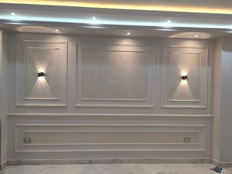 Mdf Moulding Design On Wall, Living Room Wall Molding Ideas, Wall Moulding Ideas Living Room, Gypsum Wall Design, Wall Molding Design, Pop Design For Hall, Pop Design For Roof, Interior Design Showroom, Molding Ceiling