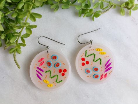 Petri Dish Earrings Colorful Transluscent Biology and Science - Etsy Liquid Polymer Clay, Petri Dishes, Science Jewelry, Petri Dish, Titanium Earrings, Artisan Earrings, Weird And Wonderful, Clay Jewelry, Clay Earrings