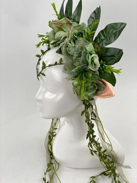 Elf Flower Crown, Festival Outfits Ideas, Trendy Festival Outfits, Mother Nature Costume, Fairy Headband, Fairy Costume Diy, Fairy Headpiece, Green Crown, Flower Tiara