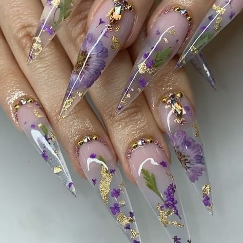 Spring Coffin Nail Ideas 2024, Encapsulated Foil Nails, Fall Encapsulated Nails, Clear Floral Nails, Flower Encapsulated Nails, Encapsulated Nails Acrylics, Short Encapsulated Nails, Encapsulated Flower Nails, Encapsulated Nails Flowers