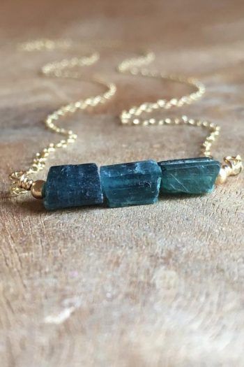 Minimalist Gemstone Jewelry, Crystal Jewelry Necklaces, Jewlery Necklace, Raw Stone Necklace, Raw Tourmaline, Raw Stone Jewelry, Yoga Necklace, Raw Gemstone Jewelry, Horseshoe Pendant