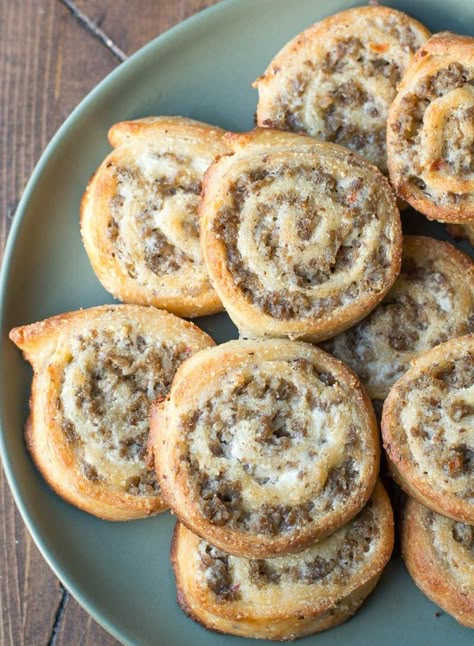 Keto Sausage Cream Cheese, Sausage Pinwheels, Sausage Cream Cheese, The Best Keto Recipes, Cream Cheese Pinwheels, Fat Head Dough, Keto Sausage, Best Keto Recipes, Cheese Pinwheels