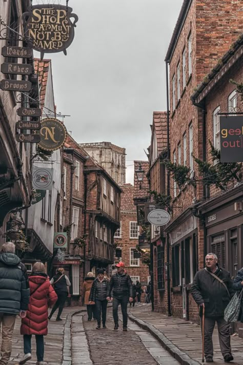 Harry Potter Experiences at The Shambles in York Shambles York, London Harry Potter, Harry Potter Experience, The Shambles, York Castle, Harry Potter Filming Locations, Harry Potter London, Visit York, Viking Village