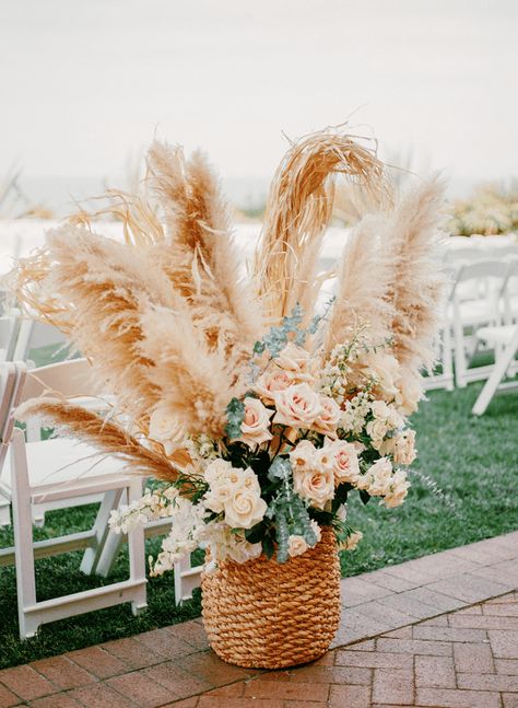 Boho Wedding With Pampas Grass – Netta Benshabu Wedding Dress – Michelle Flores Photography 25 Boho Pompous Grass Wedding, Pampas Grass And Palm Leaves Wedding, Beach Wedding With Pampas, Pampas Grass Beach Wedding Decor, Boho Pampas Grass Wedding Arch Arrangement, Bohemian Garden Wedding, Bush Wedding, Terranea Resort, Beach Grass