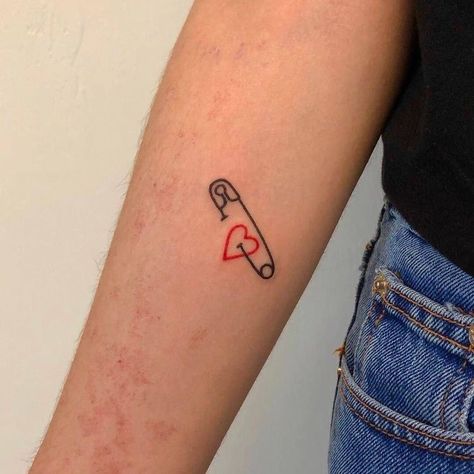 Mini Red Tattoo, Tato Minimal, Tato Henna, Sharpie Tattoos, Handpoke Tattoo, Hand Tattoos For Women, Red Tattoos, Classy Tattoos, Discreet Tattoos