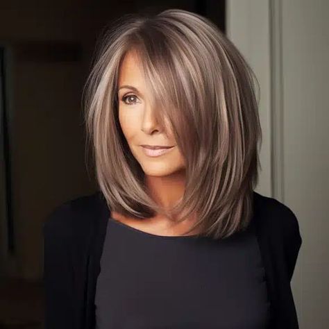 Med Length Womens Haircuts, Hairstyles For Short Necks, Laura Wright Hair, Grey Hairstyles, Long Bobs, Birthday Hair, Shoulder Length Hair Cuts, Haircuts For Medium Hair, Penteado Cabelo Curto