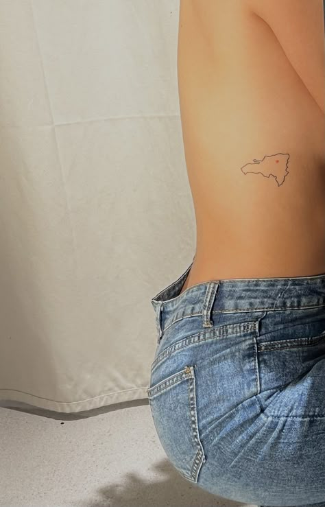 Dominican Tattoo, Small Hip Tattoos, Small Hip Tattoos Women, Nice Tatoos, Simple Leg Tattoos, Matching Tats, Small Girly Tattoos, Tattoos Simple, Hip Tattoos Women