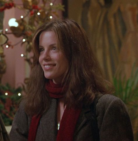 Serendipity Movie Aesthetic, Serendipity Movie, Beckinsale Kate, Kate Beckinsale Hair, English Women, Y2k Christmas, Moonlight Serenade, Irish English, Movie Screenshots