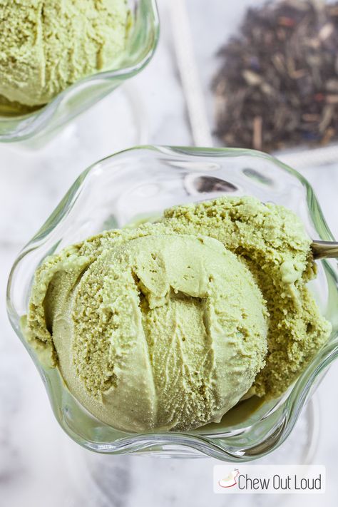 This Green Tea Ice Cream is easy, refreshing, and mouthwatering! A delicious balance between sweetness, creaminess, and green tea flavor. Elizabeth 1st, Chinese Website, Tea Ice Cream, Mint Chip Ice Cream, Green Tea Ice Cream, Kefir Recipes, Matcha Tea Powder, Mochi Ice Cream, Chocolate Chip Ice Cream