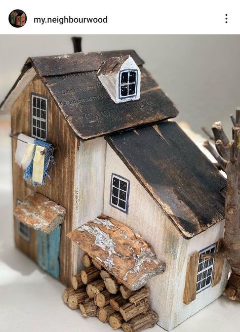 Little Wooden Houses, Wooden House Decoration, Driftwood Art Diy, Scrap Wood Crafts, The Postman, Small Wooden House, Collar Polo Shirt, Wood Art Projects, Wooden Houses