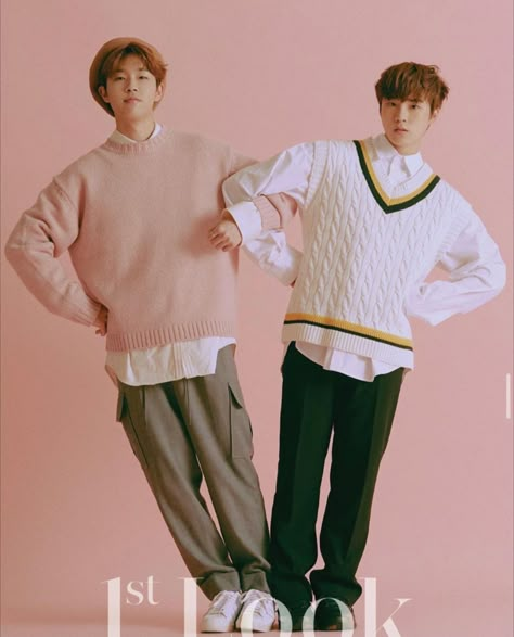 #goldenchild #golcha #donghyun #seungmin so handsome Group Photo Poses, Group Picture Poses, Funny Poses, Studio Poses, Studio Photography Poses, Friend Pictures Poses, 사진 촬영 포즈, People Poses, Friend Poses Photography