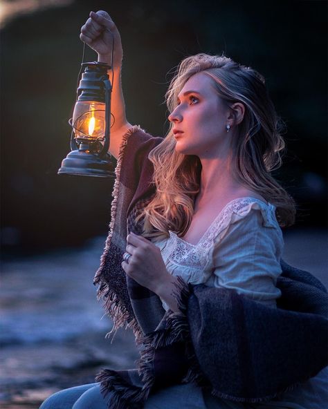 undefined Fairy Light Photography, Lantern Photography, Beach Shooting, Halloween Photography, Creative Photoshoot Ideas, Creative Photography Techniques, Portrait Photography Women, Winter Photoshoot, Pirate Woman