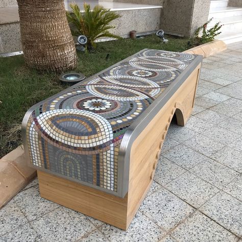 Mosaic Benches Gardens, Mosaic Bench, Mosaic Floor, Pebble Mosaic, Sculpture Garden, Diy Bench, Mosaic Flooring, Mosaic Diy, Stone Mosaic