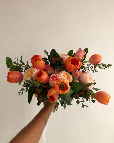 Green And Orange Bridal Bouquet, Tulips As Wedding Flowers, Fall Tulip Bouquet, Orange Blossom Wedding Bouquet, Orange Flowers Arrangements, Fall Peonies Bouquet, Orange Peony Bouquet, Ranunculus Tulip Bouquet, Tulips Roses Bouquet