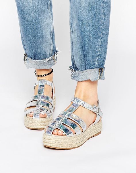 Alpargatas con diseño estilo gladiador JEEZE de ASOS Tan Shoes, Wedges Sandals, Nike Free Shoes, Shoes Heels Wedges, Fashion Sandals, Buy Shoes, Boots Shoes, Shoe Style, Beautiful Shoes