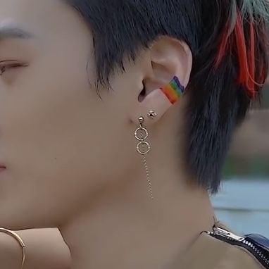 Choi San Lip Piercing, Choi San Tattoo, Woosan Tattoo, Male Earrings, Choi Sam, Cool Ear Piercings, Simple Tattoo Designs, Shark Tattoos, Choi San