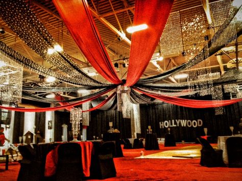 Hollywood Theme Prom, Hollywood Themed Party, Old Hollywood Prom, Hollywood Birthday Parties, Red Carpet Theme, Hollywood Birthday, Hollywood Night, Hollywood Party Theme, Prom Themes