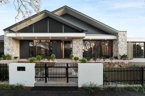 TAH Project Feature — Introducing ‘The Mossman’ by @scottsalisburyhomes. A build that exceeds all expectations. Discover the Scott… | Instagram House Facades Australia, Bungalow Style House Plans, House Redesign, Contemporary House Exterior, Modern House Facades, Casa Exterior, Modern Farmhouse Exterior, Ranch Style Homes, On The Corner