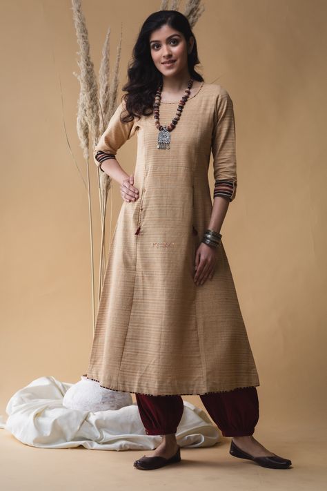 South Cotton Suit Designs, Maroon Salwar, Kalamkari Kurta, Cotton Suit Designs, Indian Kurtis, Embroidery Online, Kurta Dress, Indian Suits, Cotton Kurta