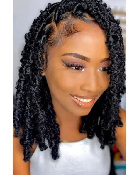 36 Gorgeous Valentine Hairstyles for Your Romantic Date – Svelte Magazine Faux Locs Bob Hairstyles, Butterflies Locs, Shoulder Length Butterfly Locs, Vacay Braids, Indie Butterfly, Valentines Hairstyles, Cabello Afro Natural, Day Hairstyles, Butterfly Locs