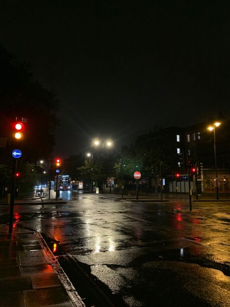 Nighttime Rain Aesthetic, Rainy Night Drive Aesthetic, Rain Aesthetics, Rain Aesthetic City Night, Rainy Town Aesthetic Night, Rainy Streets At Night, City Rain, Rain Aesthetic, Rainy Day Aesthetic