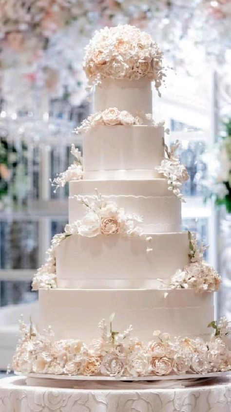 6 Tier Wedding Cakes, Sparkle Wedding Cakes, Classy Wedding Cakes, Wedding Elegant Classy, 5 Tier Wedding Cakes, Fancy Wedding Cakes, Extravagant Wedding Cakes, Christmas Themed Cake, Big Wedding Cakes