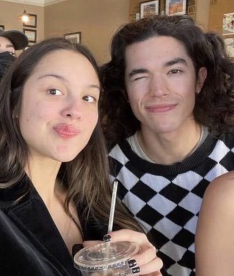 Conan Gray And Olivia Rodrigo, Olivia Rodrigo And Conan Gray, Olivia And Conan, Conan And Olivia, Iconic Duo, Mexican Girl, Justin Beiber, Best Duos, Conan Gray