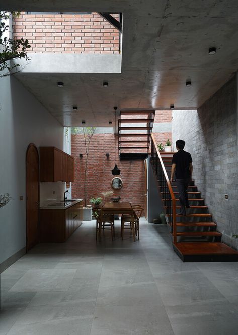 Gallery of Small Brick House / Tung Nguyen Architects - 3 Brick House Interior Ideas, Small Interior House Design, Small House Stairs, Small Industrial House, Industrial Small House, Brick House Interior, Small Brick House, Small Concrete House, Rustic Chic Home Decor