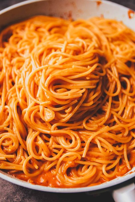 Gochujang Pasta, Apple Cider Pork, Gochujang Paste, Easy Pasta Recipe, Meal Ready To Eat, Vodka Pasta, Pork Meatballs, Vodka Sauce, Easy Pasta Recipes