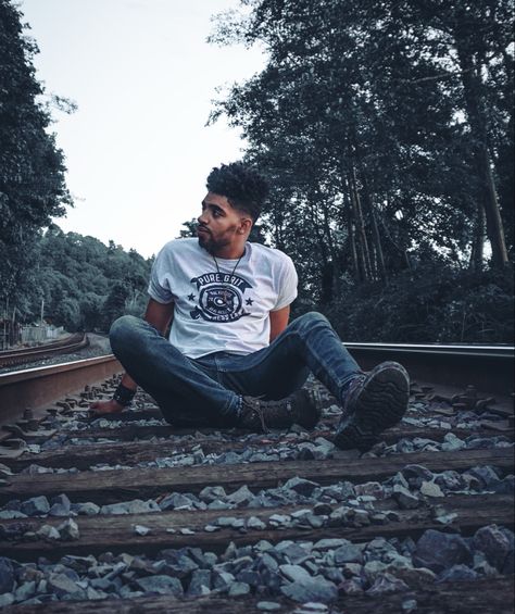 Railway Track Photoshoot Men, Train Track Photoshoot Men, Railway Photoshoot, Railroad Photoshoot, Railway Photography, Men Pose, Road Trip Photography, Track Pictures, Pose Photography