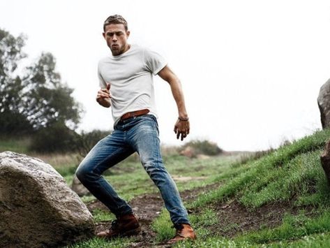 Mens Rugged Style Summer, Mens Style Rugged, Rugged Gentleman Style, Ryan Reynolds Style, Outdoorsmen Style, Mens Outdoor Fashion, Rustic Fashion, Gentleman Lifestyle, Male Inspiration