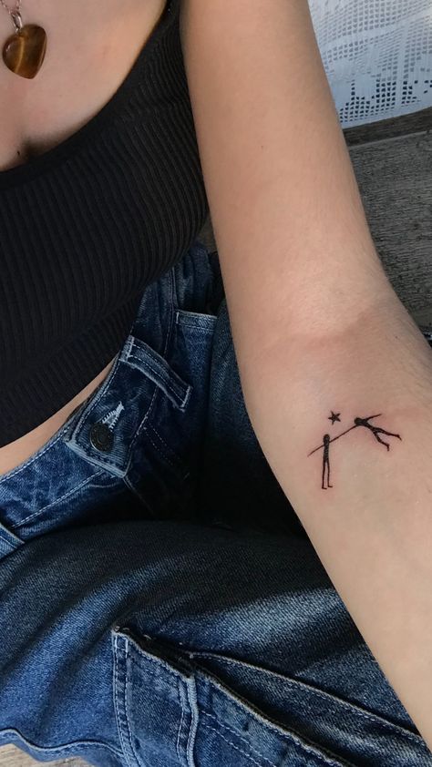 #tattoo #tattooideas #tattooart #tattoodesign #tatuaggi #tatuaggio #aesthetic aesthetic tattoo #stars #starstattoo #cosmic Reaching For The Stars Tattoo, Cassandra Tattoo, Fade Into You Mazzy Star Tattoos, Star People Tattoo, Starman Tattoo, Stargazing Tattoo, Falling Star Tattoo, Mazzy Star Tattoo, Stars Tattoo