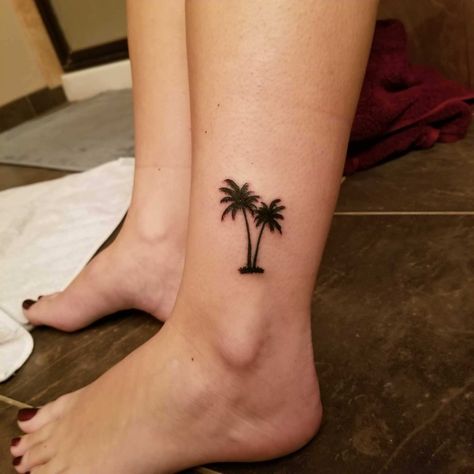 Palm Tree Sun Tattoo, Sun Tattoo Small Simple, Tie Dye Room Decor, Tree Tattoo Finger, Tree Tattoo Side, Easy Christmas Tree Decorations, Trees Tattoo, Watercolor Palm Tree, Tree Sleeve Tattoo