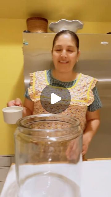 Rebeca Coss Guerrero on Instagram: "Agua fresca" Pineapple Agua Fresca Recipe, Fresca Drinks, Mexican Drinks, Drink Recipes Nonalcoholic, Agua Fresca, Mexican Dishes, Non Alcoholic Drinks, Pina Colada, Non Alcoholic