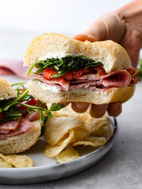 Deli Sandwiches Recipes, Garlic And Herb Cream Cheese, Wraps Lunch, Salami Recipe, Spinach Sandwich, Herb Cream Cheese, Historic Recipes, Salami Sandwich, Salami Recipes