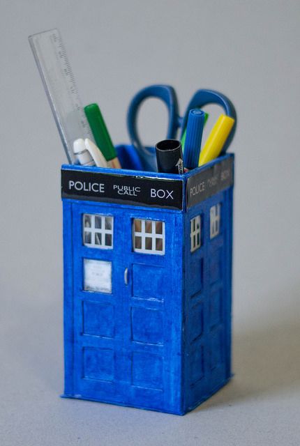 Tardis pencil case  Dr. Who DIY craft Doctor Who Craft, Doctor Who Crafts, Geek Diy, Nerd Crafts, Geek Crafts, Police Box, Wibbly Wobbly Timey Wimey Stuff, Timey Wimey Stuff, Dr Who