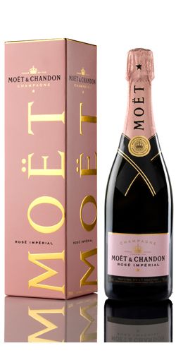 Moet Rose, Champagne Gift Set, Champagne Moet, Moonshine Cocktails, Chandon Rose, Vodka Gifts, Moët Chandon, Moet Chandon Champagne, Flavored Rum