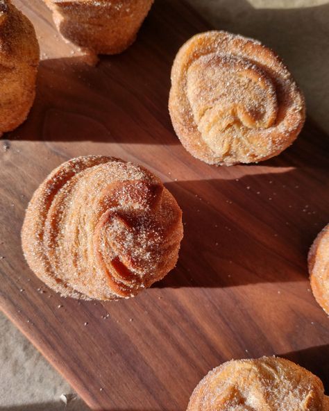 Delicious Sourdough Cruffin Recipe: A Fancy Farm Food - TheFarmChicken Sourdough Cruffins Recipe, Sourdough Cruffin, Sourdough Cruffins, Ballerina Farm Sourdough, Sourdough Doughnut Recipe, Sweet Cream Pie, Fancy Grilled Cheese Recipes, Cruffin Recipe, Artisan Sourdough Bread Recipe