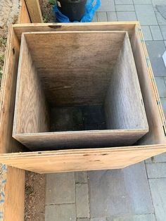 Diy Cement Planters How To Make, Cement Planters Diy Concrete Projects, Making Cement Planters, Diy Concrete Pots For Plants, Diy Large Planter Boxes, How To Make Planters, Diy Concrete Planters How To Make, Diy Large Cement Planters, Making Cement Pots