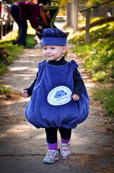 Blueberry Halloween Costume, Blueberry Costume Diy, Blueberry Costume, Couple Halloween Ideas, Blueberry Ideas, Blueberry Festival, Diy Baby Costumes, Whomping Willow, Toddler Patterns