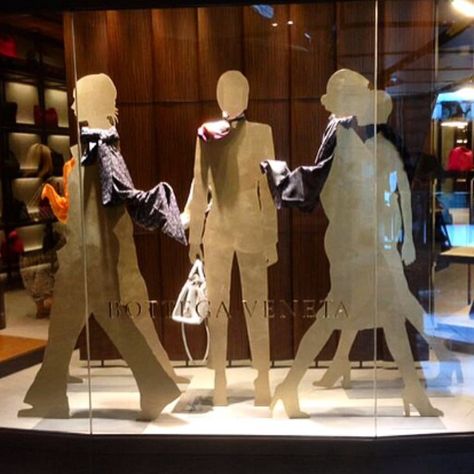 BOTTEGA VENETA, Milan, Italy, "They go where the wind takes them", pinned by Ton van der Veer Manequin Ideas Display, Fabric Store Design, Apparel Design Inspiration, Window Display Design, Clothing Displays, Boutique Decor, 5 Min Crafts, Bin Laden, Craft Show Displays